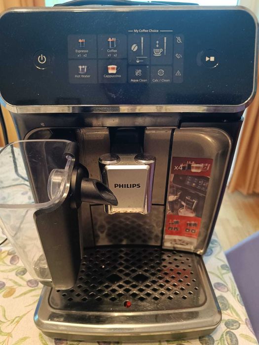 Vand esspresor automat Philips, aproape nou