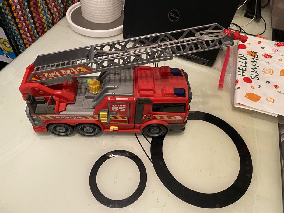 Camion pompieri cu furtun functional