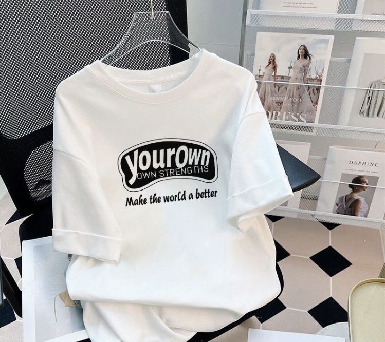 Женские футболки