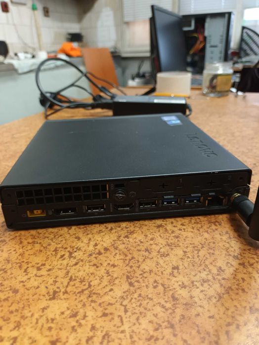 Продавам мини компютър LENOVO M920Q