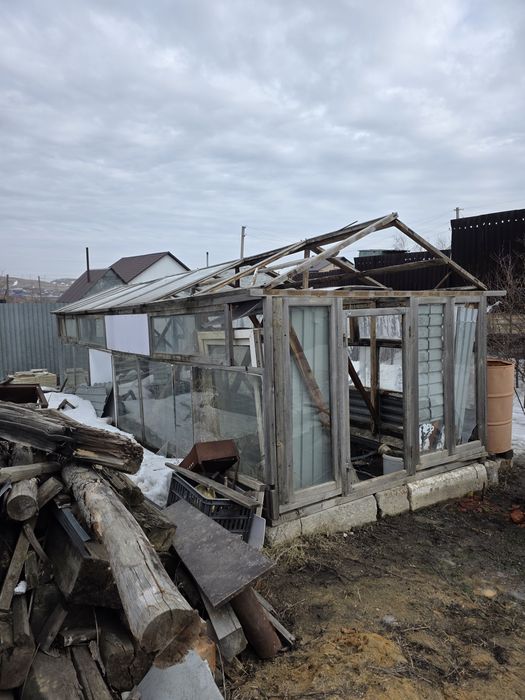 Теплица стёкла оконные рамы отдам даром