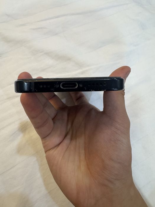Продам iPhone 15 128g