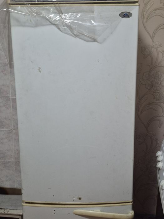 Продам.  Холодильник
