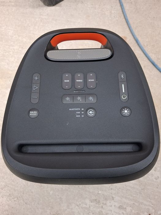 Продавам jbl 310