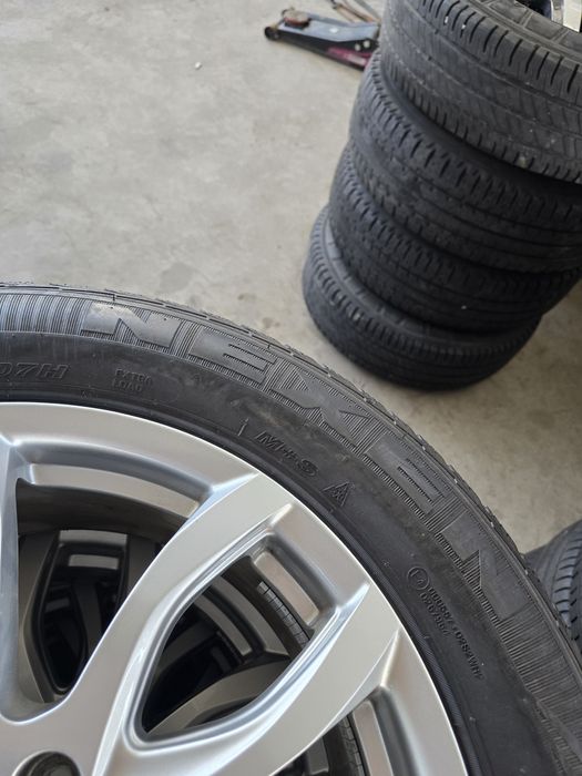 4 Броя 235/60/18 Nexen 2x8,5mm 2x8mm