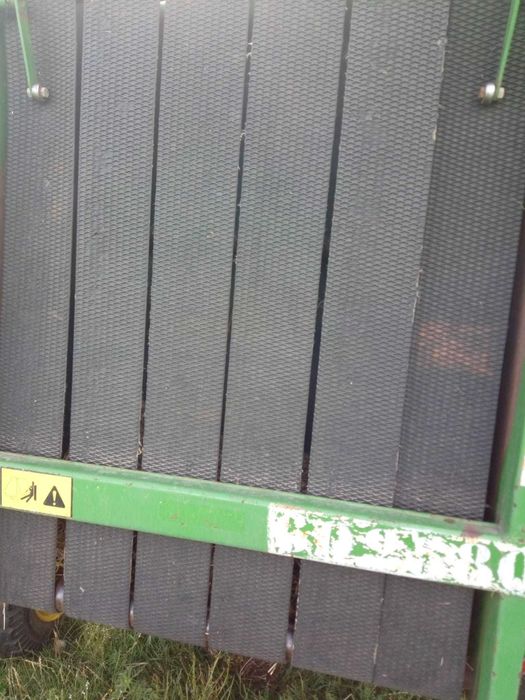 vand presa de balotat