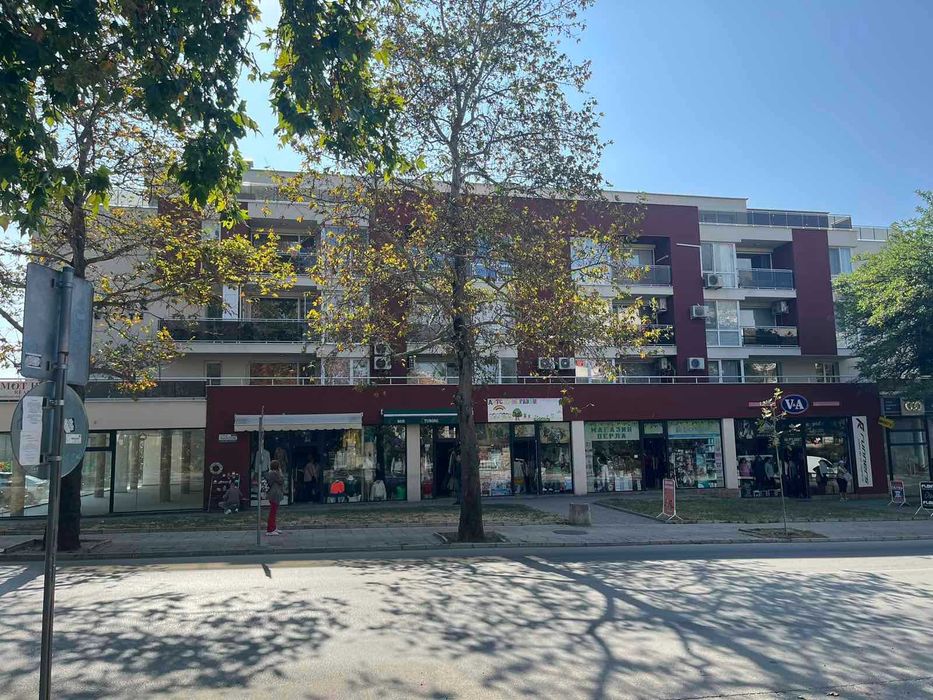 Дава се под наем Офис в Хисаря - 90 кв.м за 398.82 € - Снимка #2