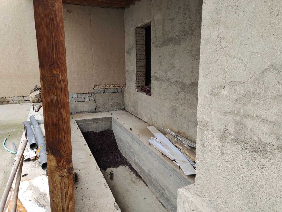 Uy sotiladi. Srochna