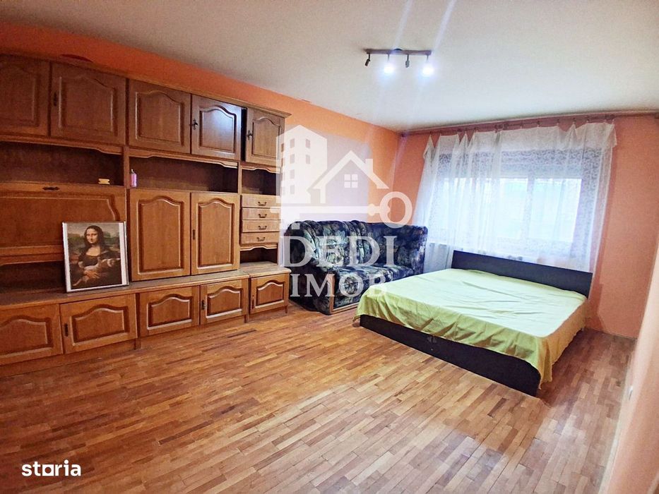 Apartament cu 3 camere de inchiriat zona Decebal, Oradea — fotografia 1