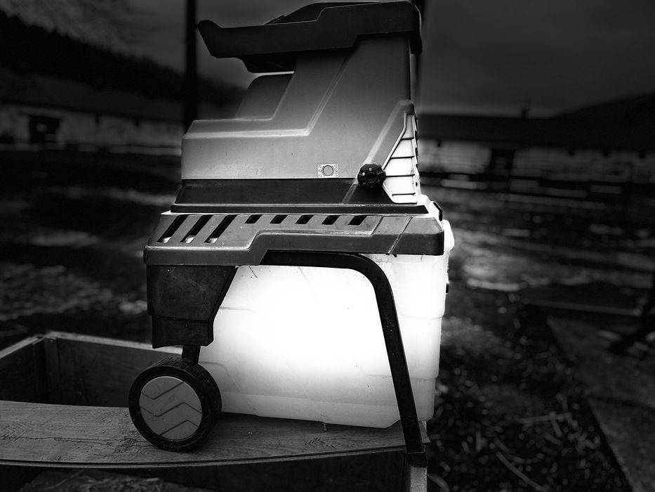 Vand tocator de crengi electric, marca GUDE.