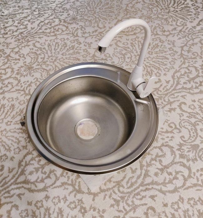Мойка кухонная со смесителем