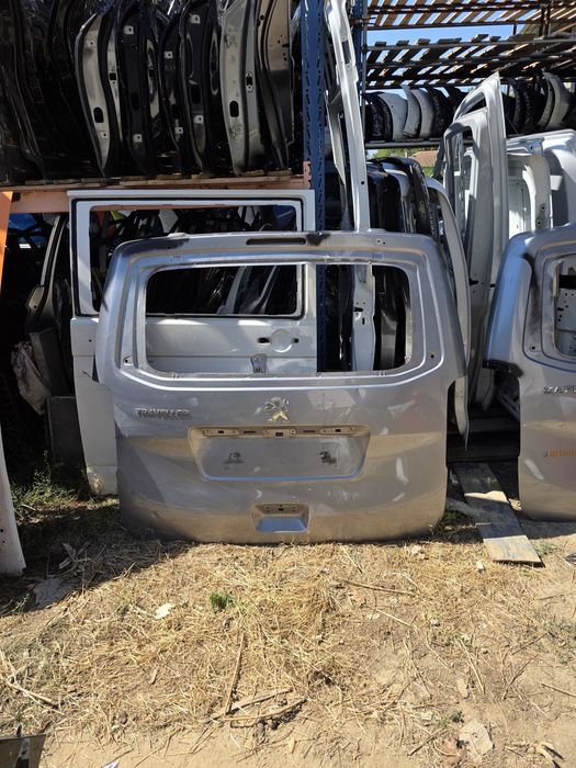 Peugeot Traveller Opel Zafira Life врата багажник