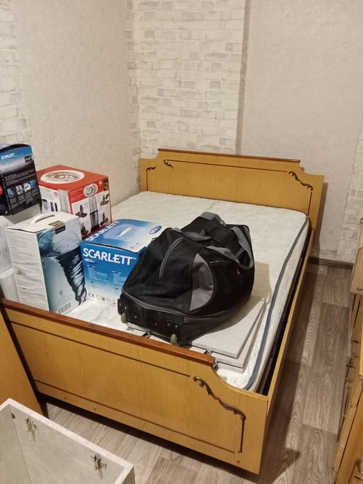 Продаю спальный гарнитур, в частично разобранном виде.