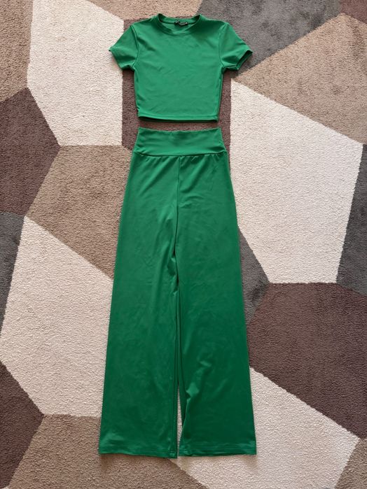 Дамски сет в свеж зелен цвят