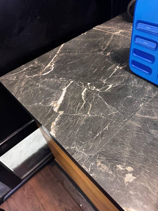 Продам оборудование для кофейни ВИТРИНА СТОЛЫ ДИВАНЫ