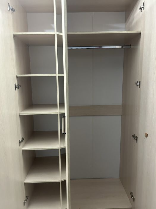 Шкаф  комнатный.