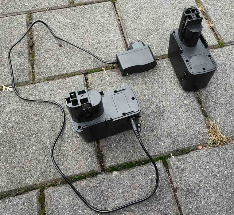 Acumulator Li-Ion 12V (3Ah) 100% nou + încărcător pentru scule Bosch