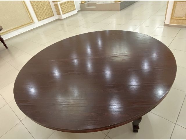 Столы круглые диаметром 180 см