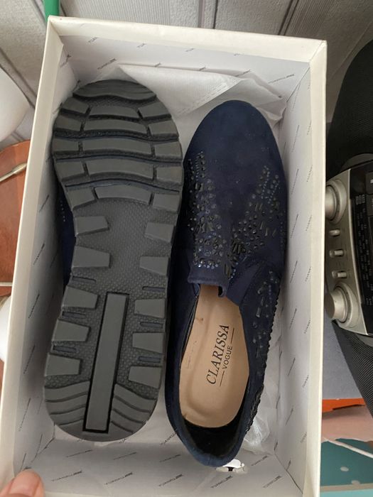 Продам женскую обувь