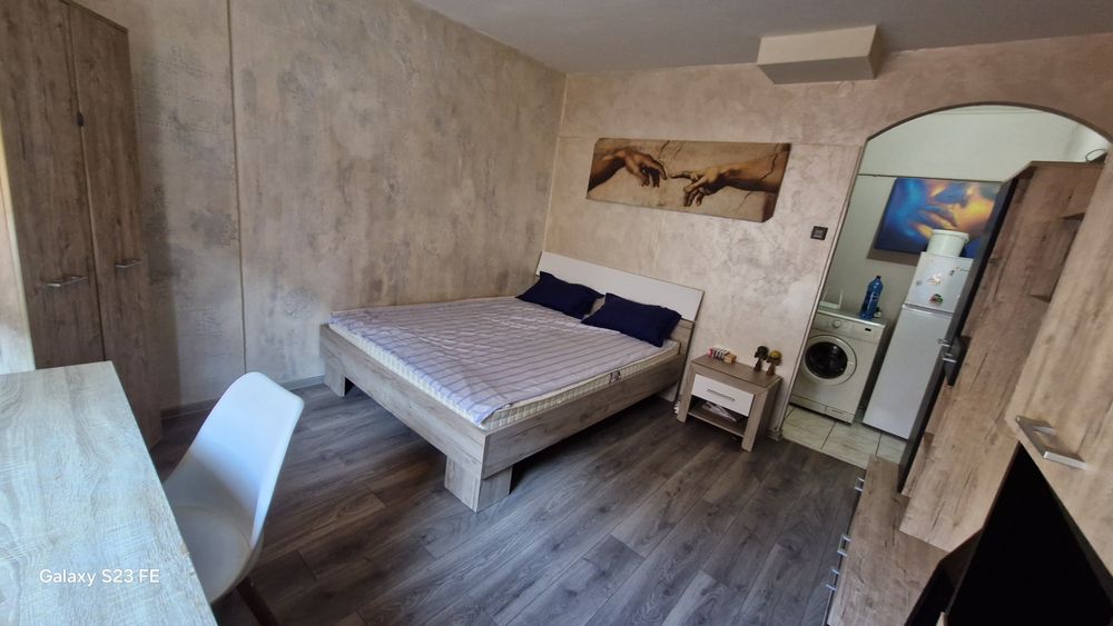 De inchiriat pe termen lung garsoniera