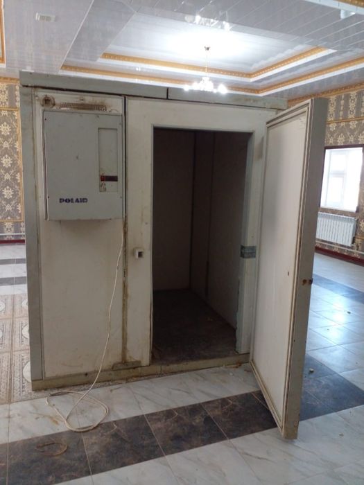 Продам морозильную камеру