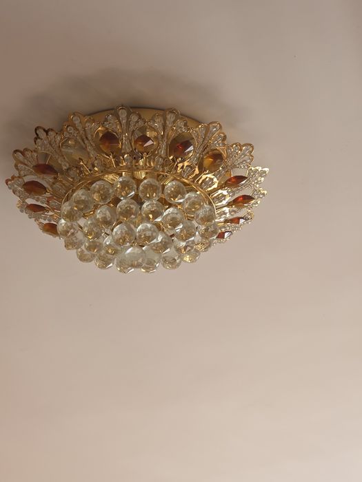 Продам люстры.в хорошем состоянии.