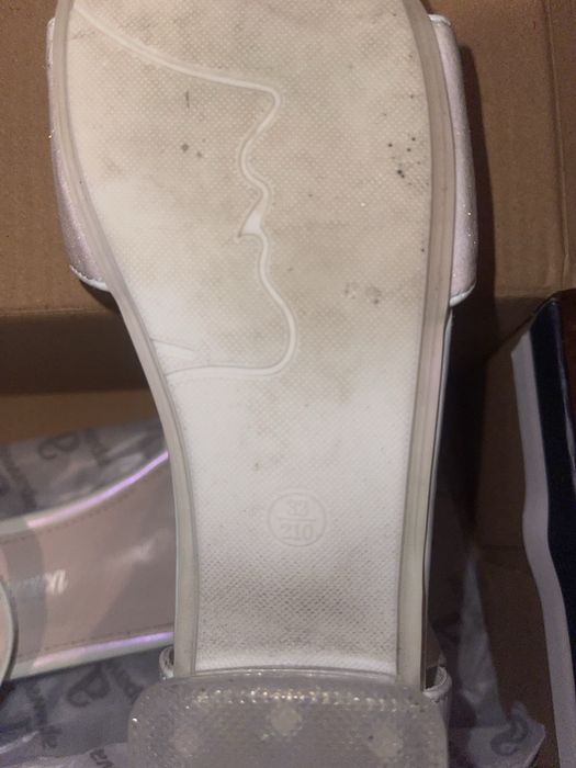 Детски официални обувки и сандали на токче