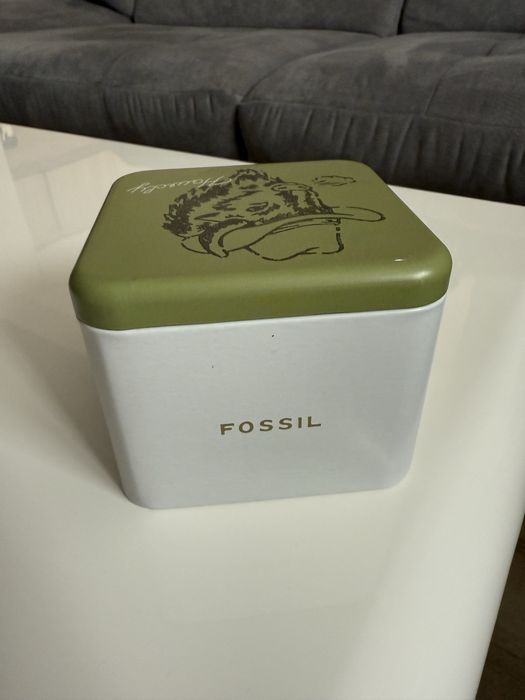 Продавам часовник Fossil