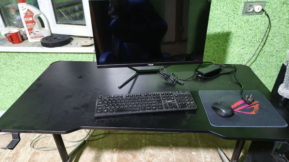 Игровой стол с RGB подсветкой из углепластика