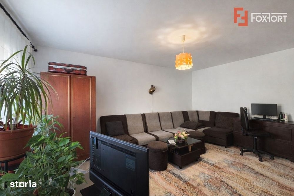 Apartament 2 camere de Vanzare, Decomandat, Micalaca, 2 Balcoane, Comi