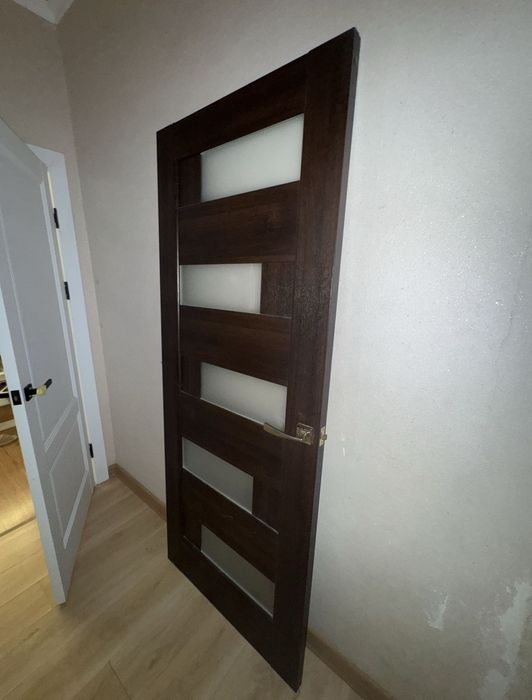 Продам межкомнатную дверь