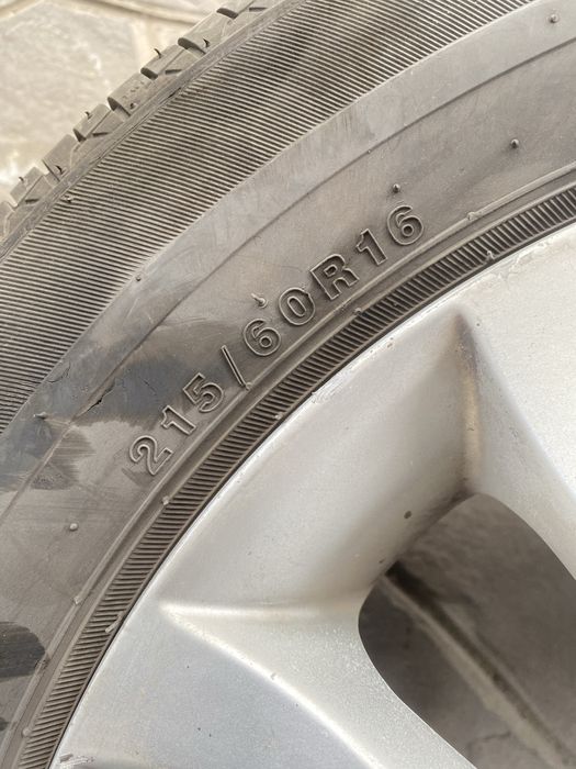 Продам летние шины с дисками 215/60 R16