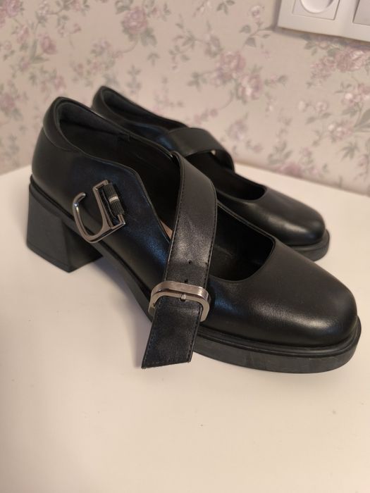 Продам туфли женские