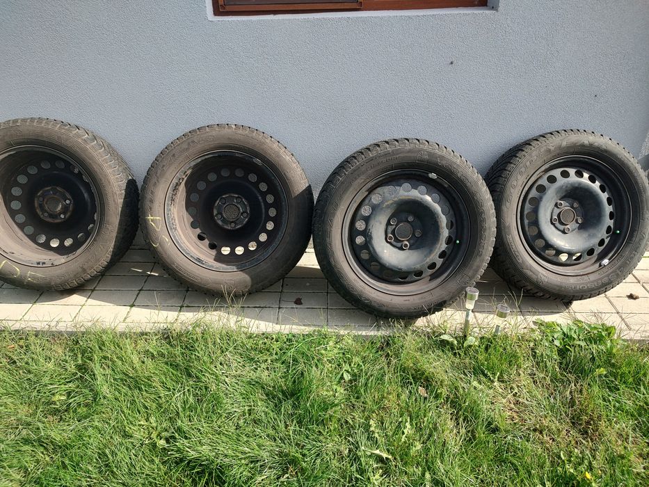 Jante tablă și cauciucuri 215/60 R17