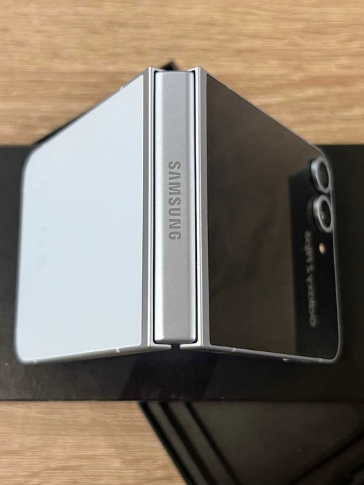Samsung Z flip 6 256GB