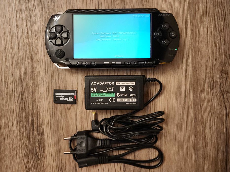 PlayStation Portabil (PSP) 1004 - Modat, Complet functional, card 8gb