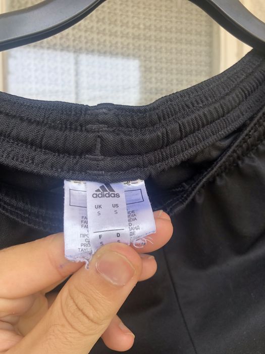 Adidas къси панталони нови и оригинални размер S