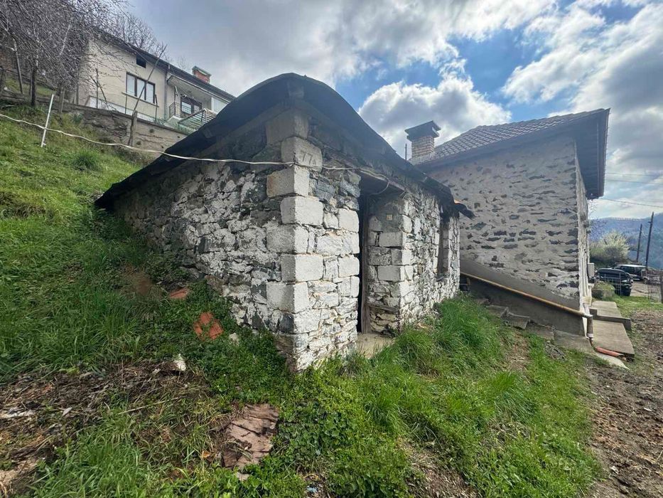 Къща в село Аламовци, Златоград