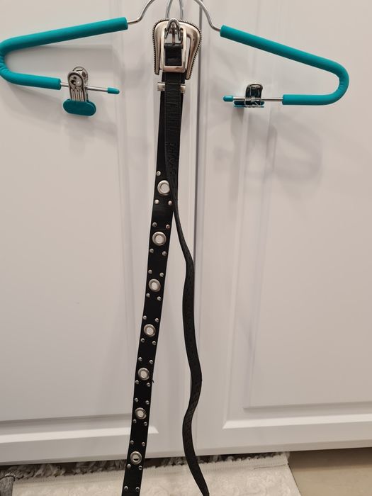 Patru perechi de pantaloni mărimea S,50 de lei