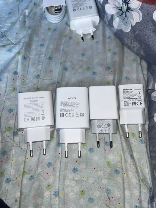 Продам срочно разные адаптеры новые оригинад