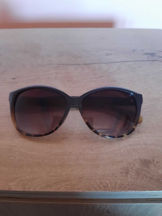 Слънчеви очила (дамски)- два броя