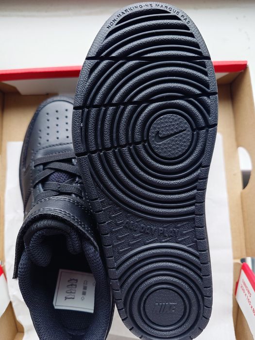 Adidași noi Nike mărimea 29,5
