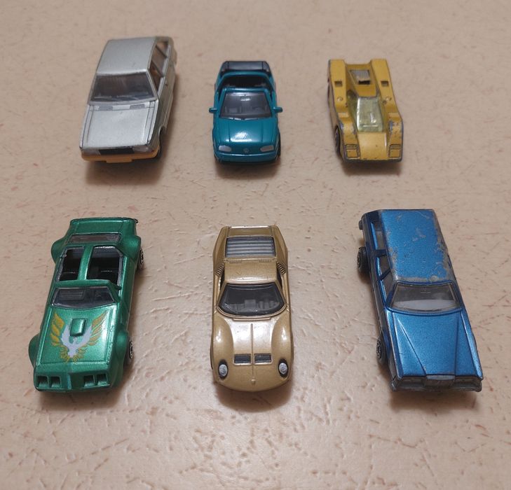 Стари играчки / колички