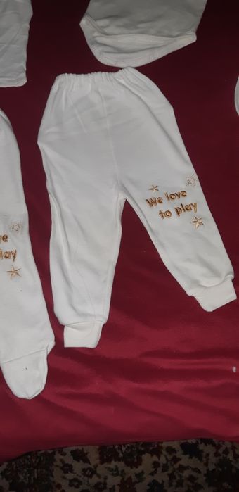 продаётся детский комплект одежды