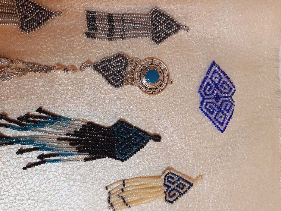 Украшения из бисера