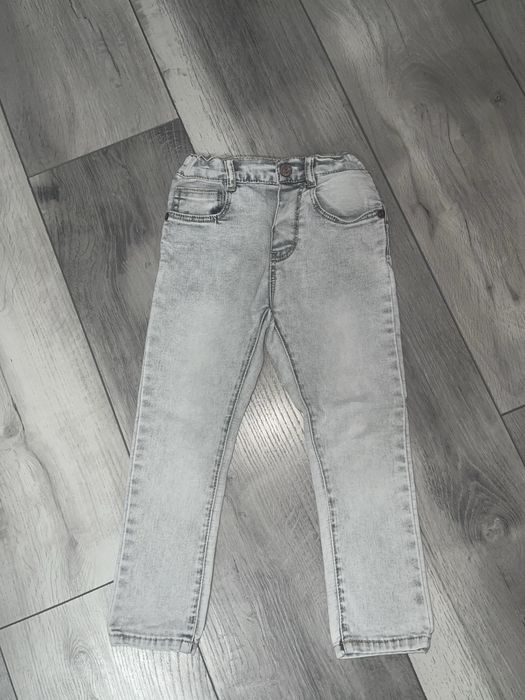 Blugi zara marimea 98 ca si noi