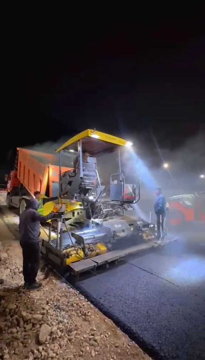 Аренда асфальтоукладчика, асфальтоукладчик