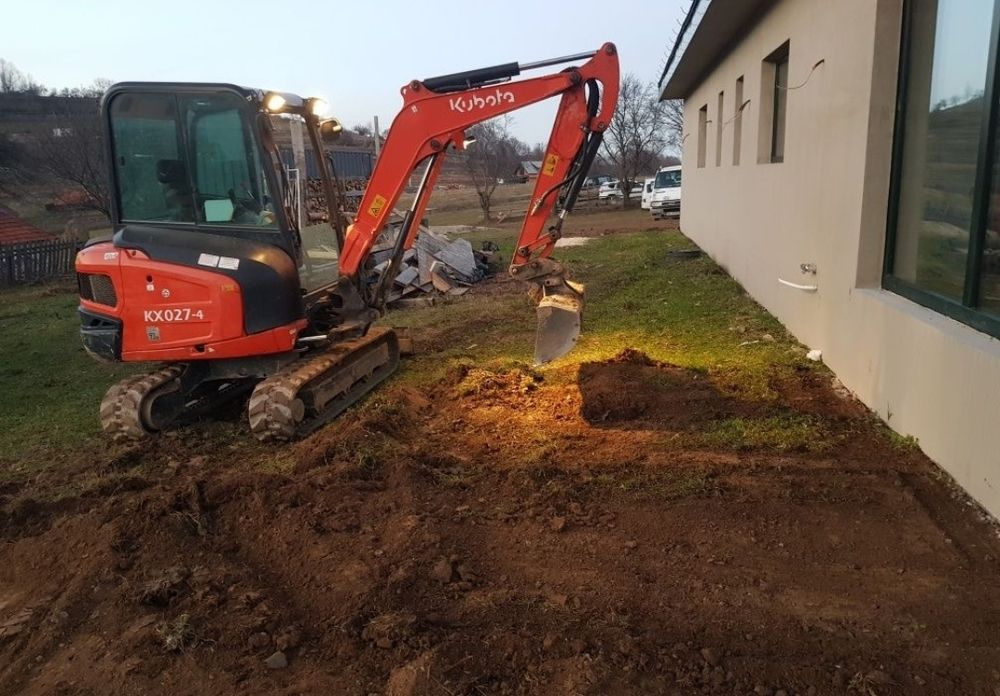 Servicii MiniExcavator 2.7t și Basculantă – Lucrări de precizie