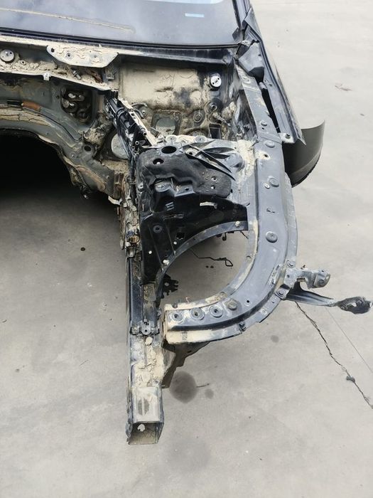 lonjeron stanga  bmw 7 g11  2019