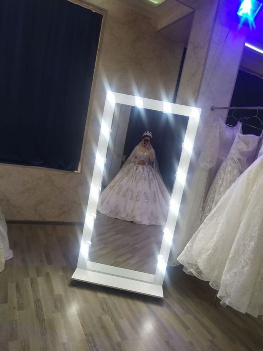 Kelin liboslari va mebellari sotiladi  telfon qiling narxini kelishami